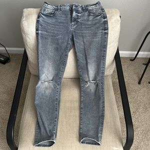 Cabi high skinny jeans fall 2020. Distressed gray. Size 4.